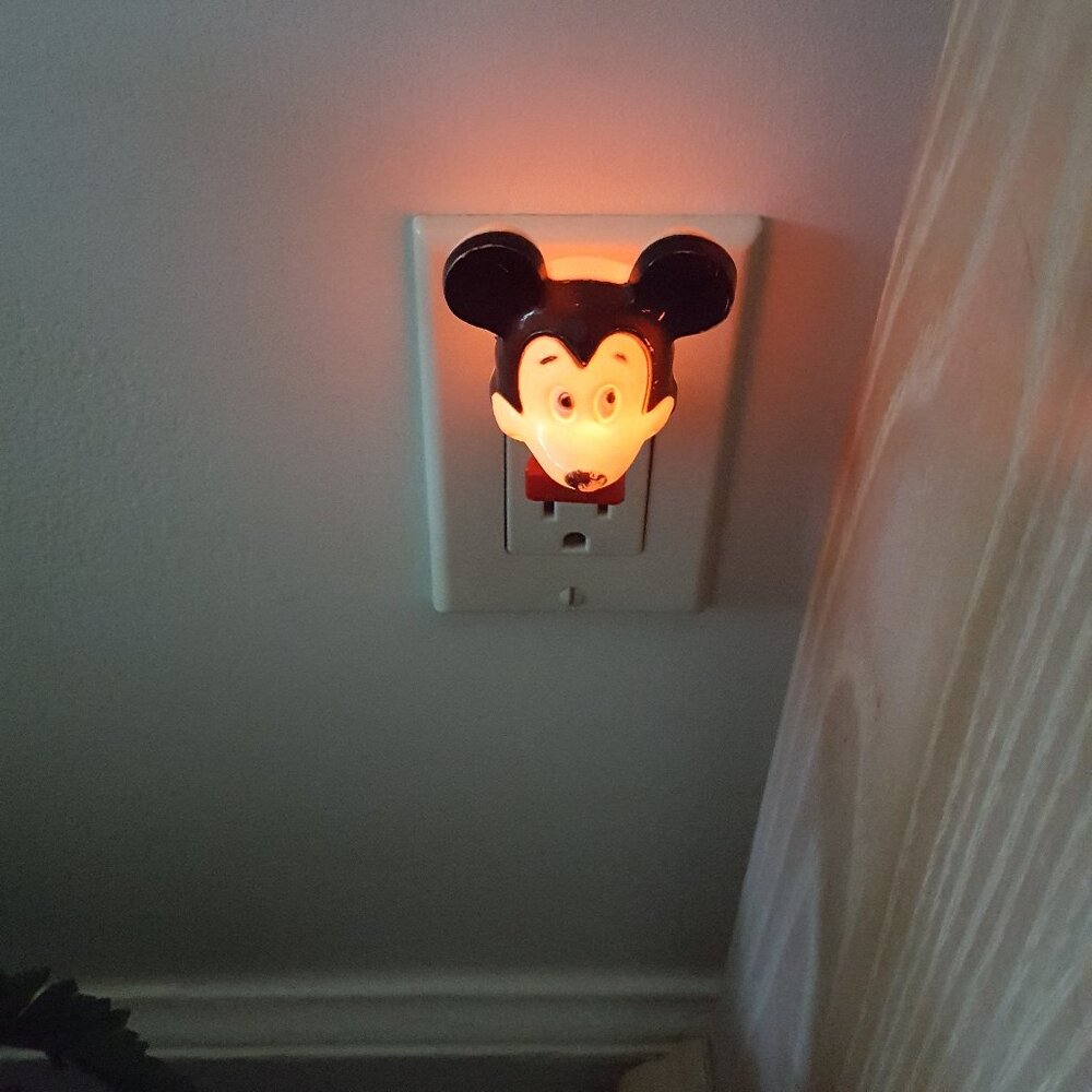 Vintage Mickey Mouse Nightlight Plug In - Picture 12 of 15